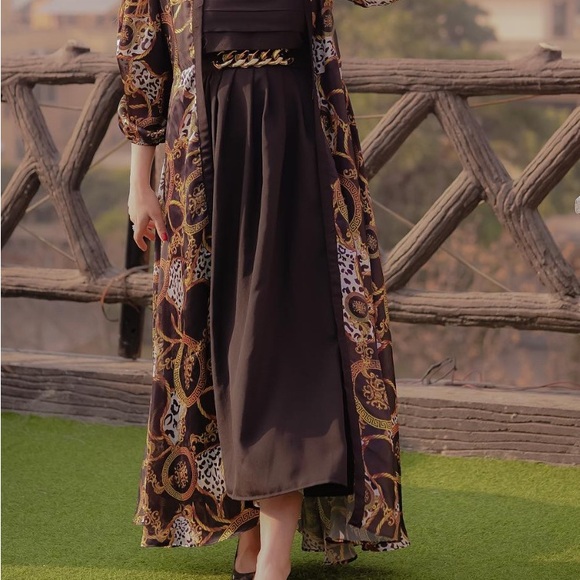 Versace inspired Elegant Black and Gold Patterned Dress - Picture 3 of 4